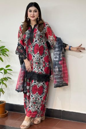 Rose Bloom Floral Three-Piece Set